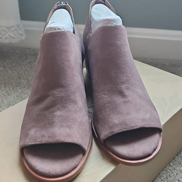 NIB Sofft Carleigh Peep Toe Bootie - Picture 5 of 10